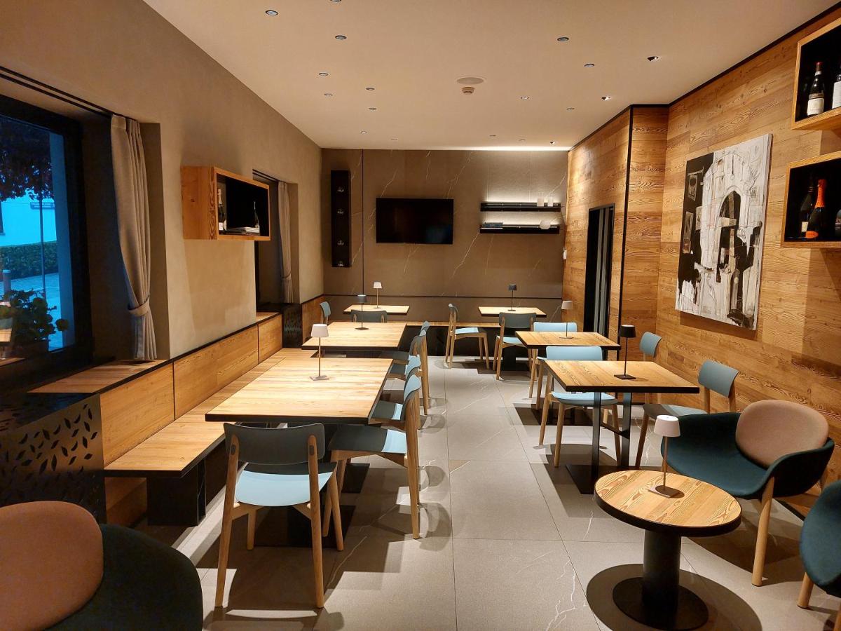 Hotel Ferrari - Housity