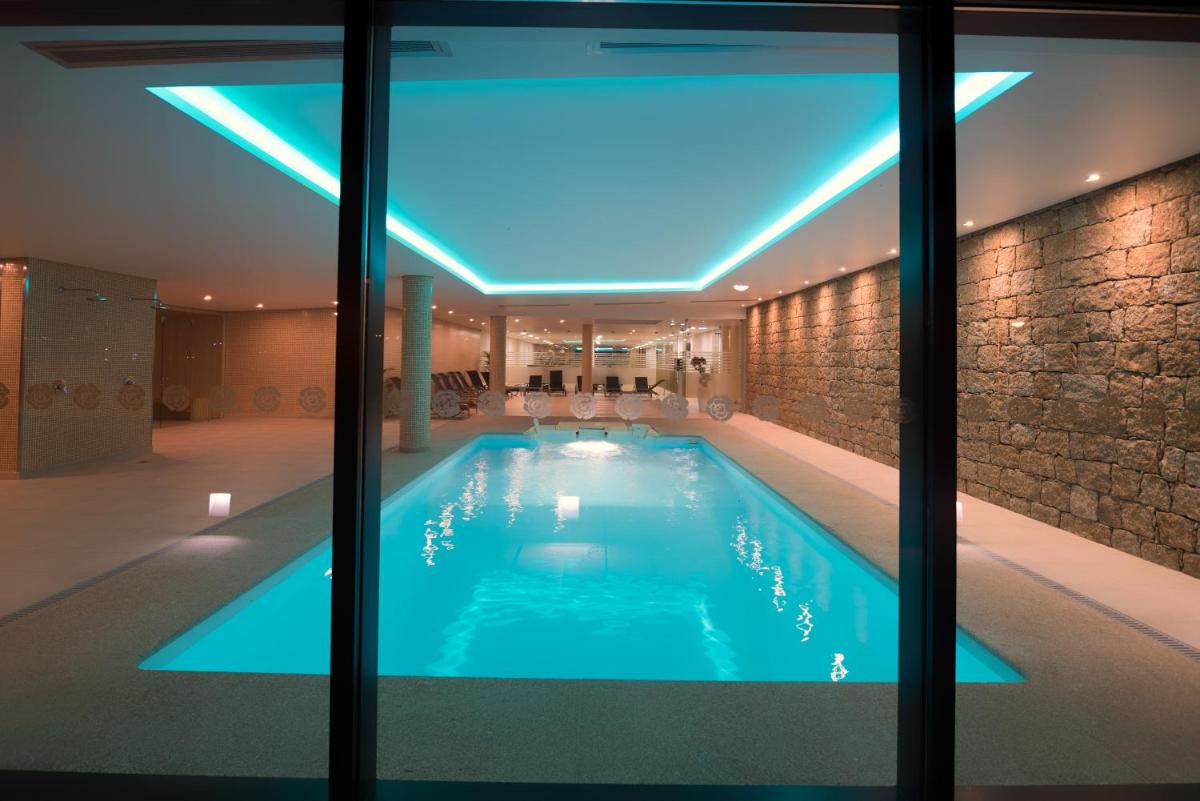 A piscina em ou perto de LAM Hotel Celorico de Basto