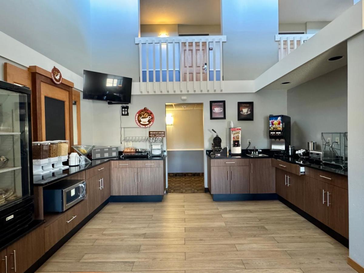 AmericInn by Wyndham Rice Lake - Housity