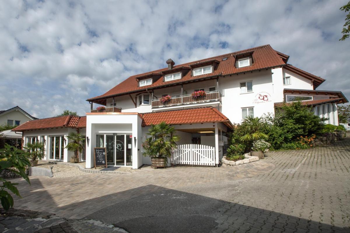 Hotel & Restaurant "Am Obstgarten" - Housity