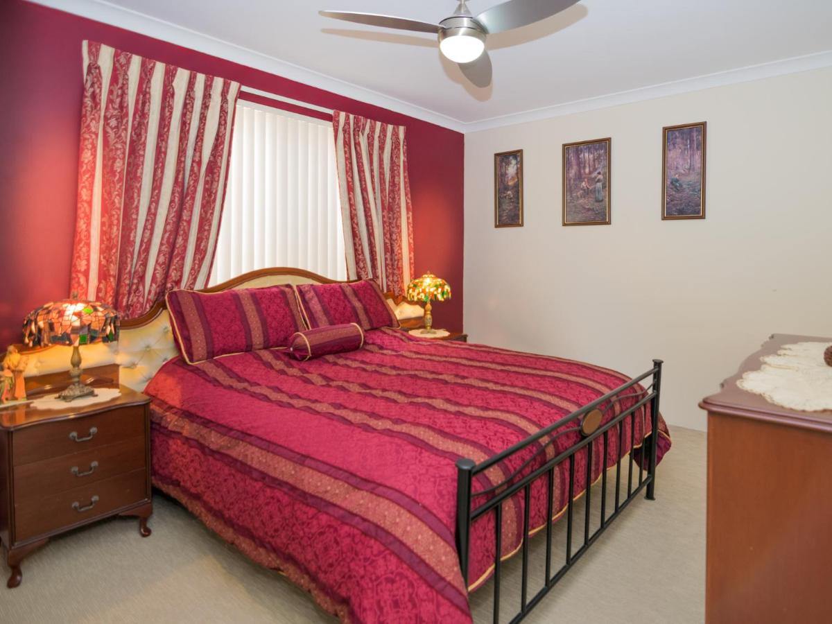 Ascot on Swan Bed & Breakfast - Housity
