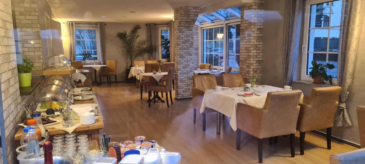 Pension & Café Am Krähenberg - Housity
