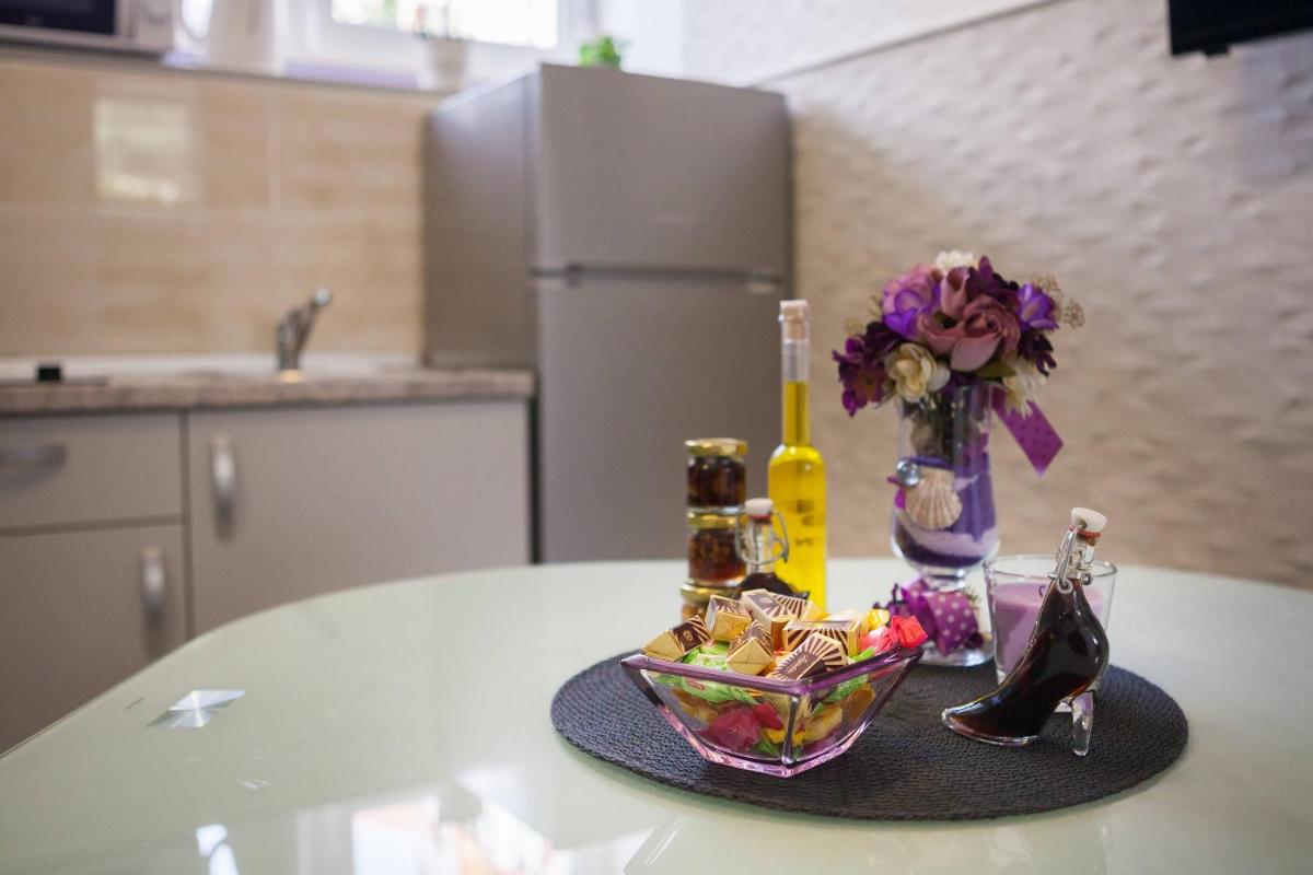 Bliss Apartments with free parking - Housity