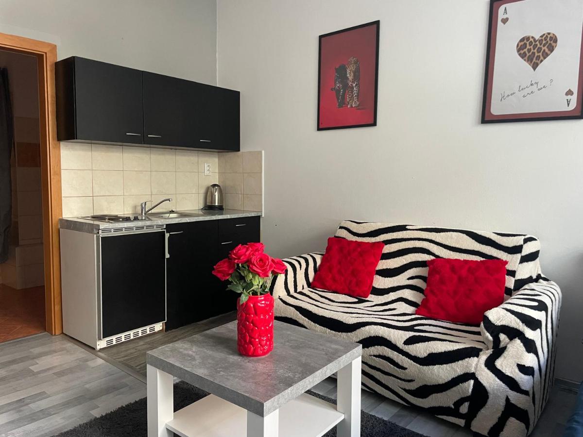 Tiffany Apartment in the City Center - Housity