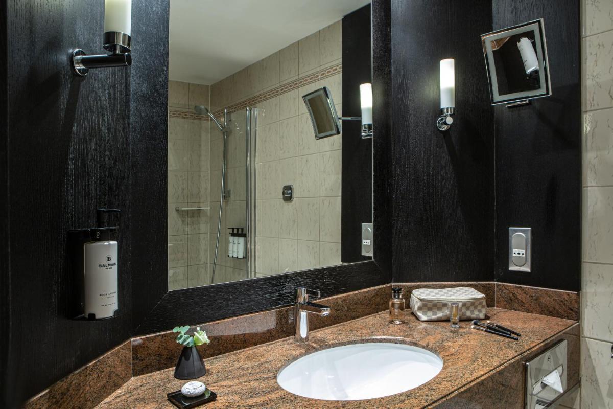 Salle de bains dans l'établissement Sofitel Strasbourg Grande Ile