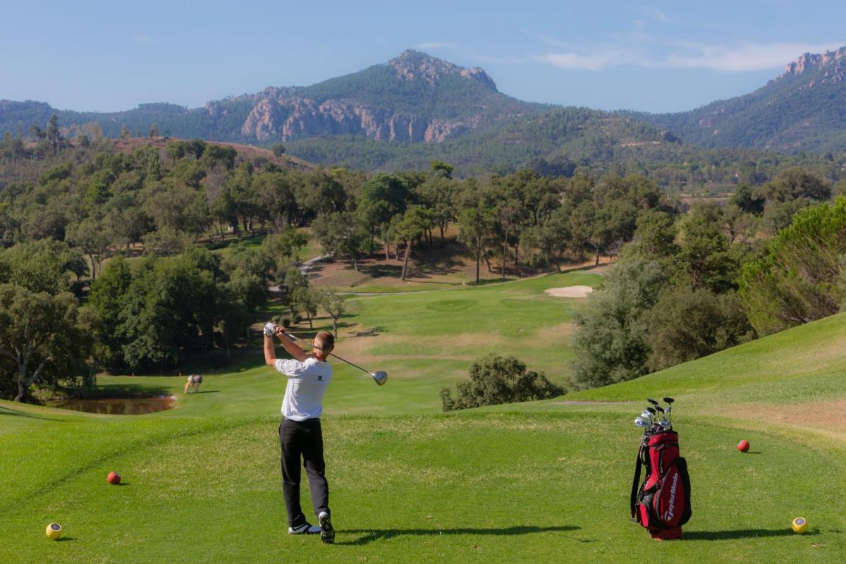 Golf sur le terrain de l'hôtel ou à proximité