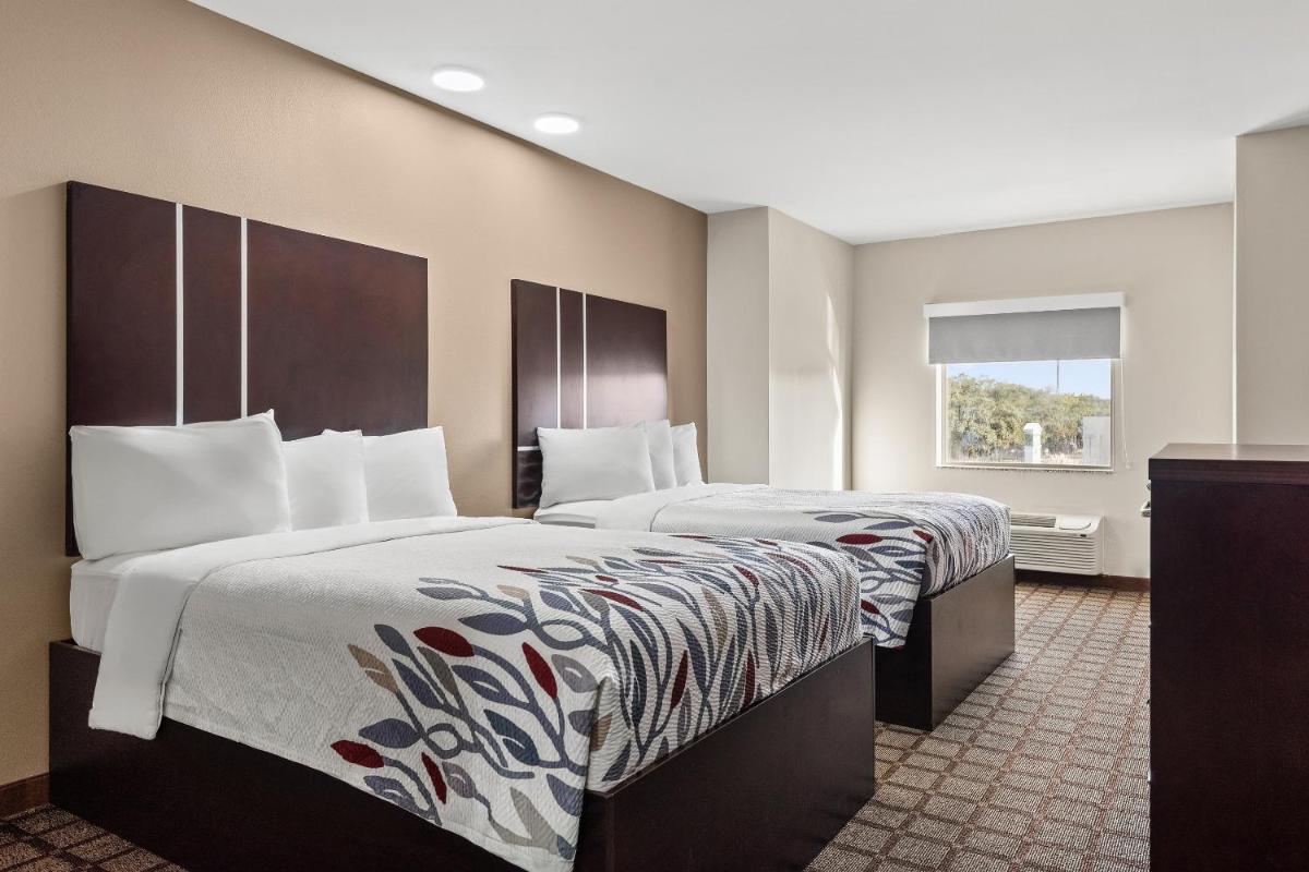 Red Roof Inn Baton Rouge - Housity