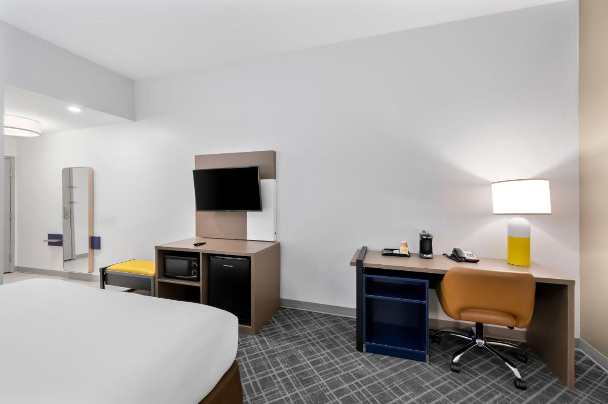 Comfort Inn & Suites Fort Smith I-540 - Housity