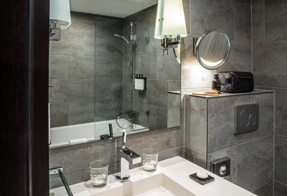 Salle de bains dans l'établissement Sofitel Strasbourg Grande Ile