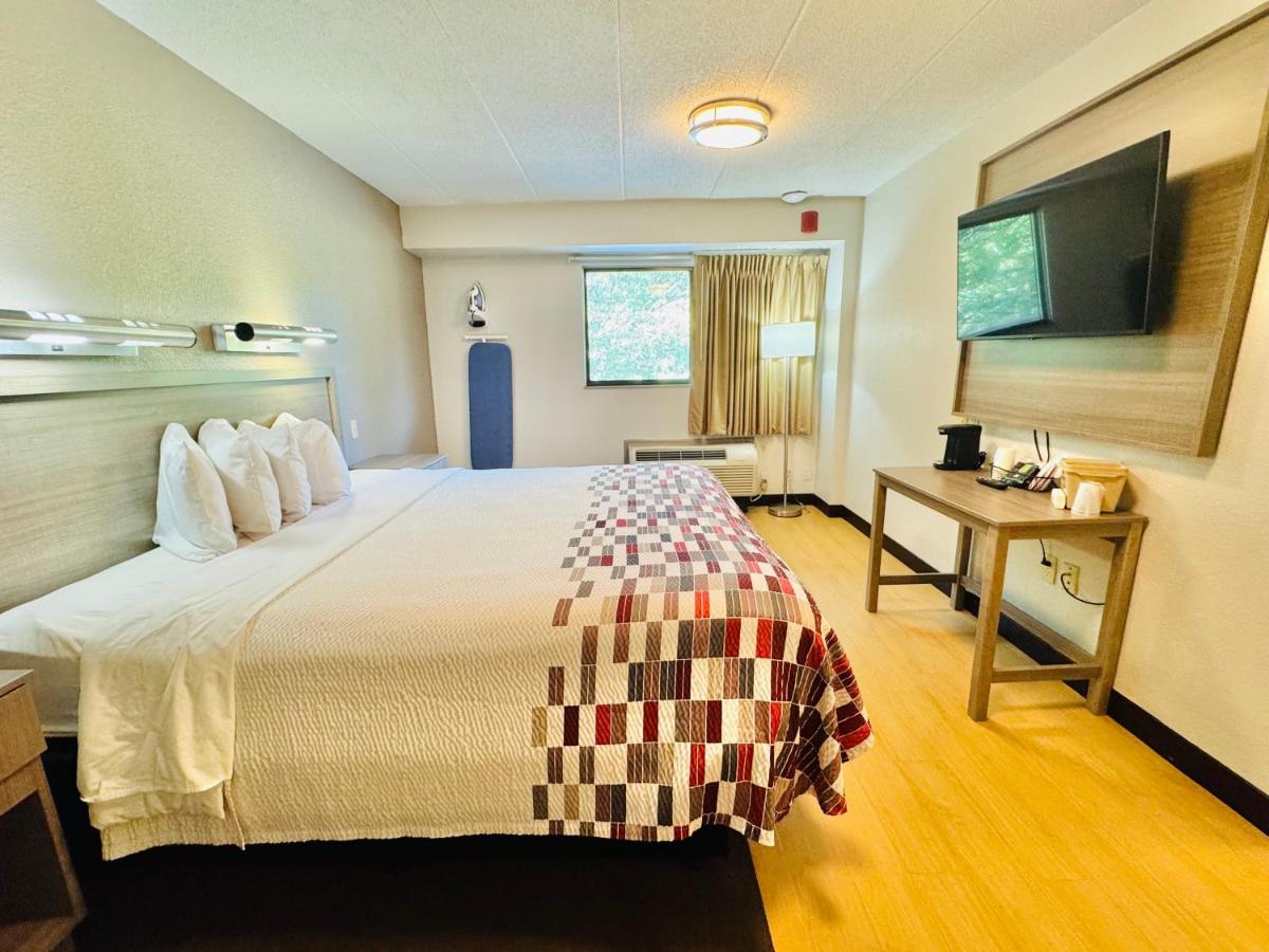 Red Roof Inn Milford - New Haven - Housity