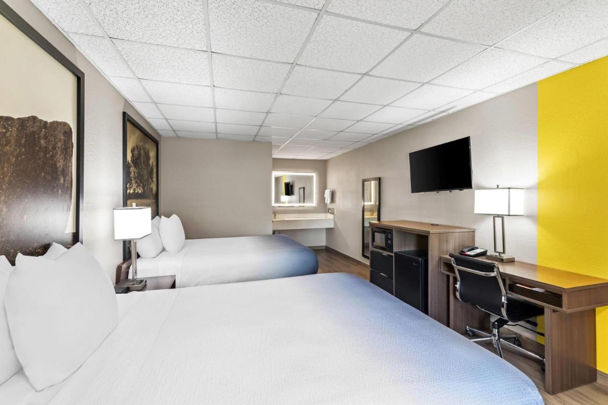 Super 8 by Wyndham Fredericksburg - Housity