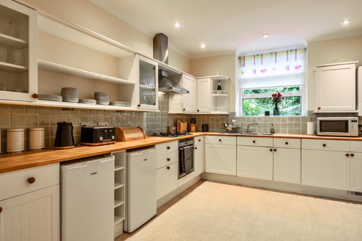 Finest Retreats - Furzehill - Housity