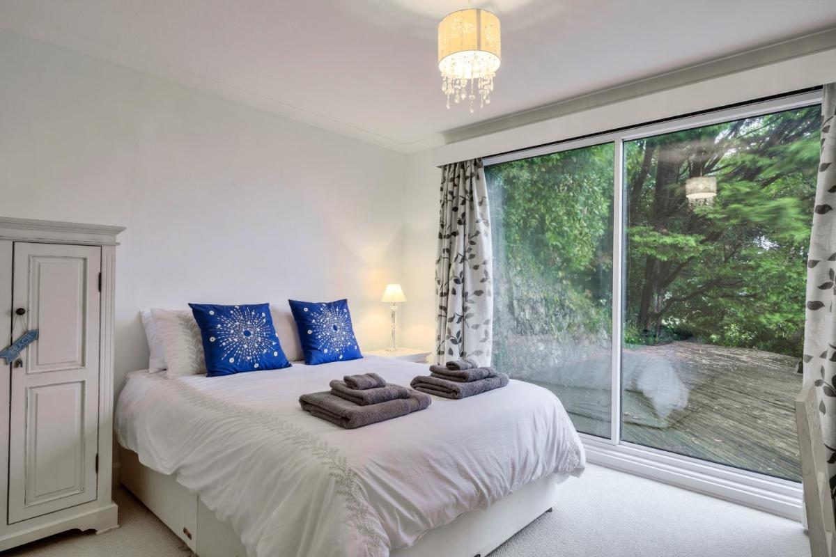 Finest Retreats - Furzehill - Housity