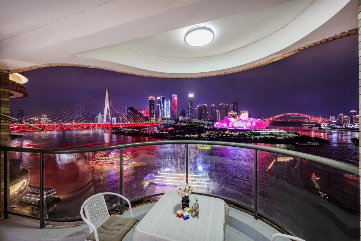Baihong.Riverview Apartment - Housity