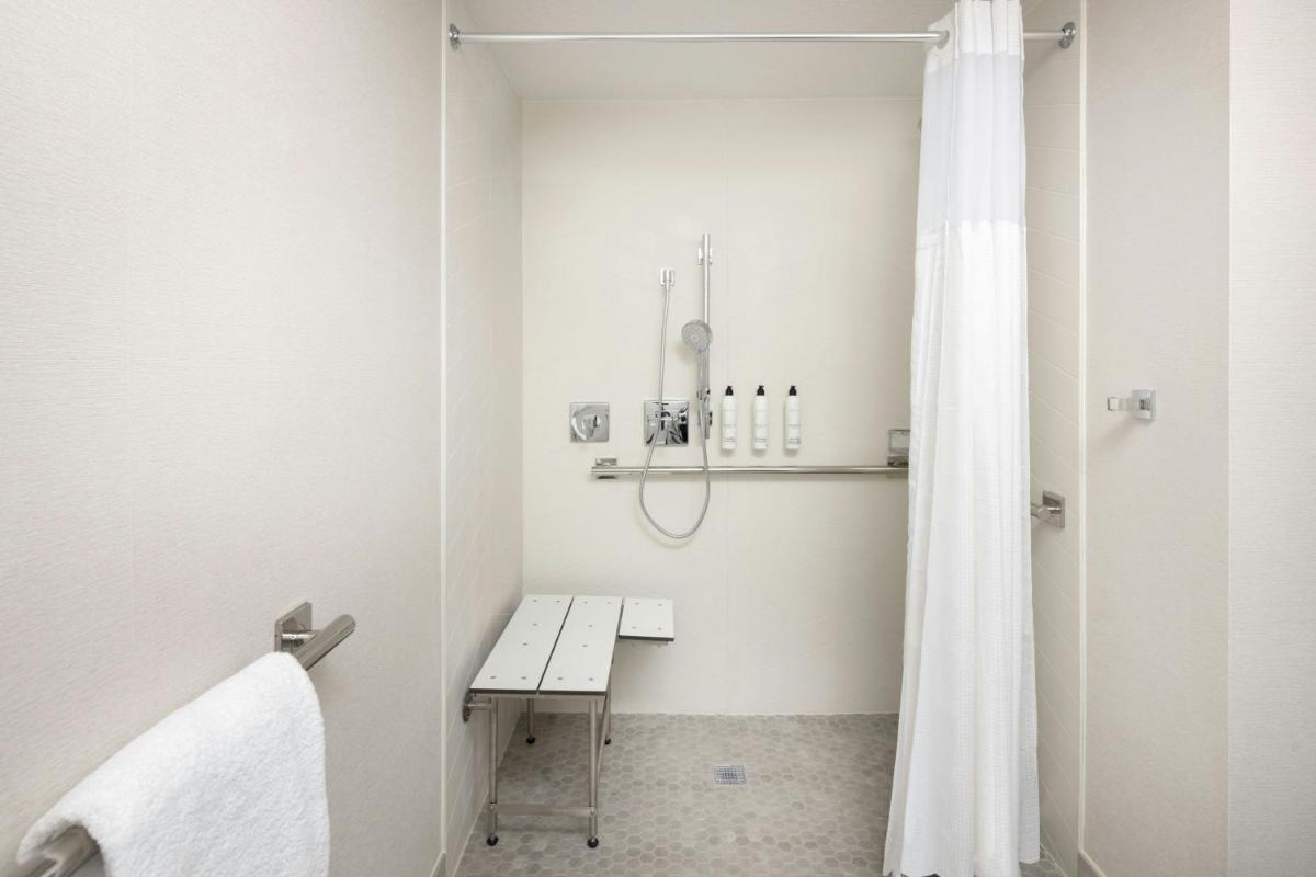 Fairfield by Marriott Mission Viejo Orange County - Housity