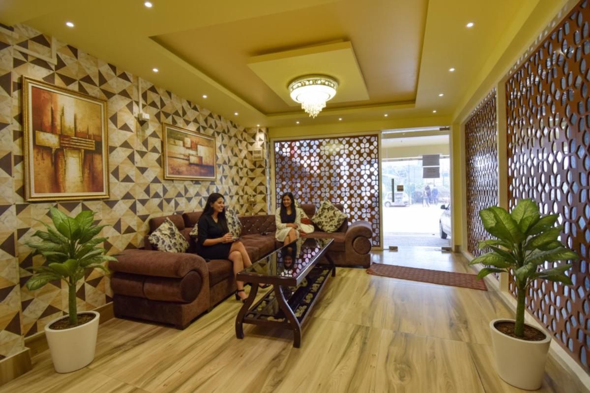 FabHotel Red Rose - Housity