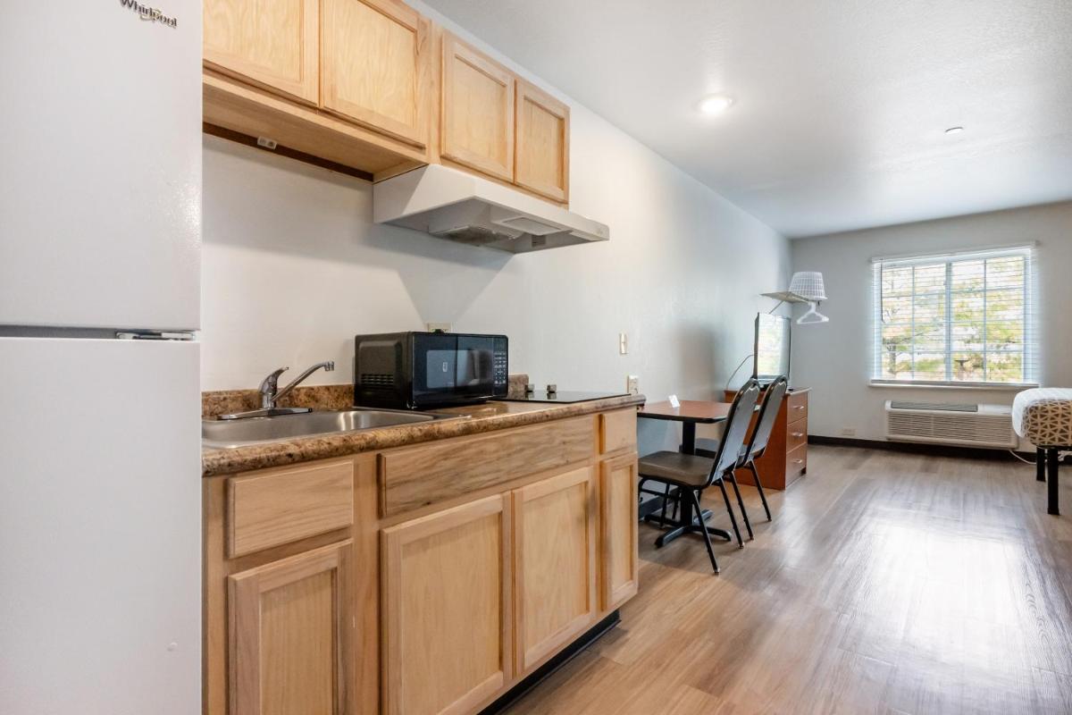 Suburban Studios Huntsville University Area - Housity