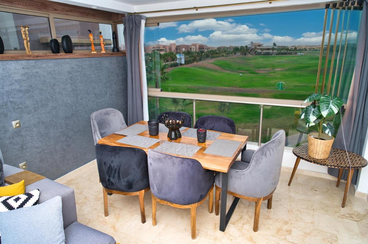 Prestigia, superbe appartement, vue sur golf, piscine et Atlas - Hizvo