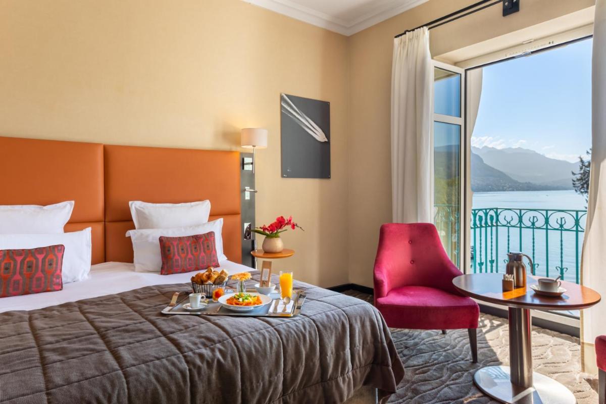 Vue générale sur la montagne ou vue sur la montagne depuis l'hôtel