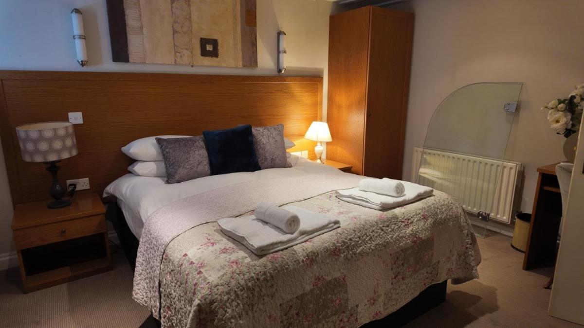 Fat Fox Inn - Housity