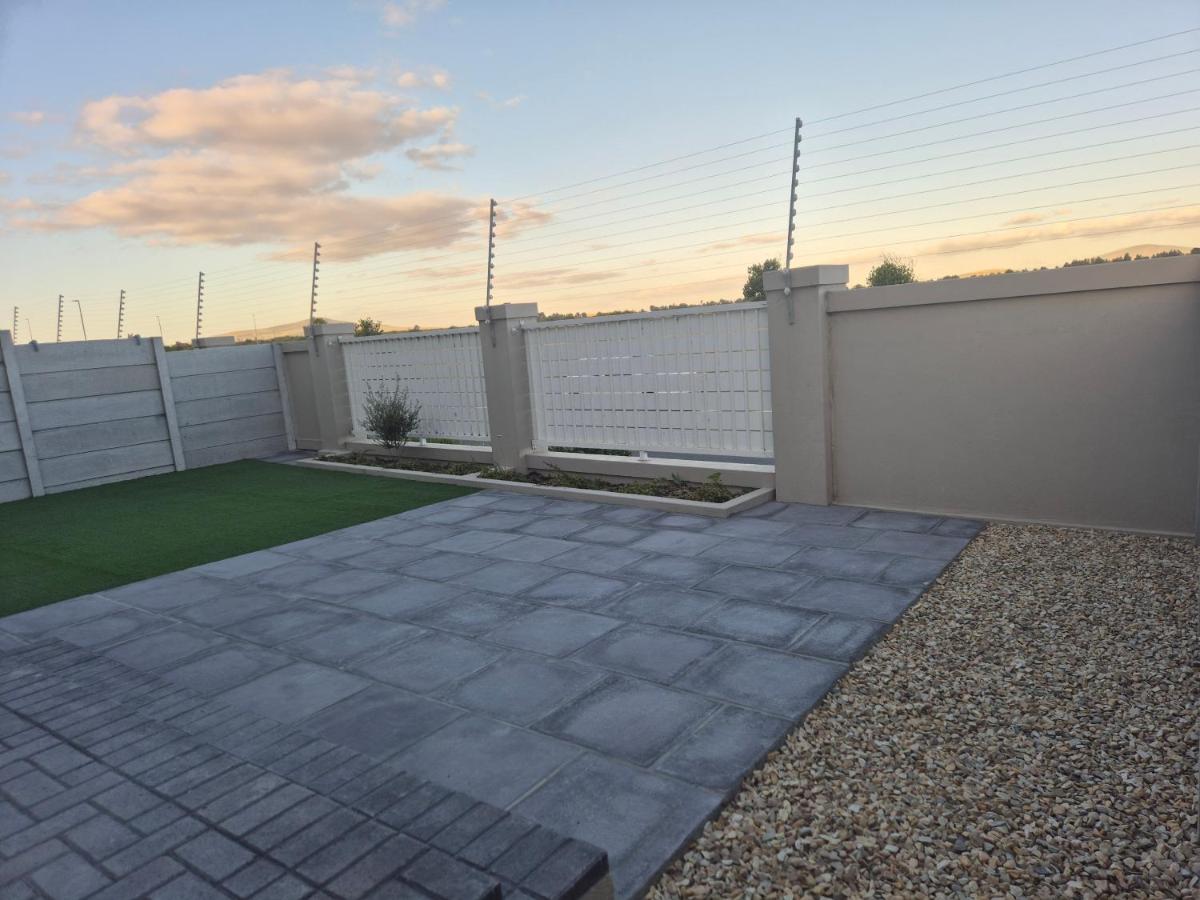 Elegant, Spotless 2 Bed For Enchanted Stays - Hizvo