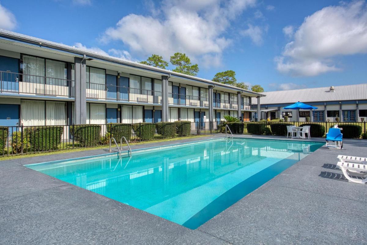 Best Western Executive Inn - Housity