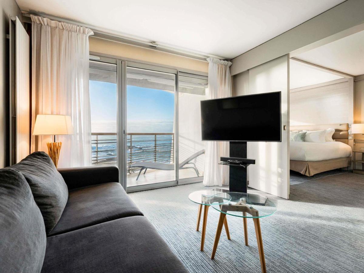Télévision ou salle de divertissement dans l'établissement Sofitel Quiberon Thalassa sea & spa