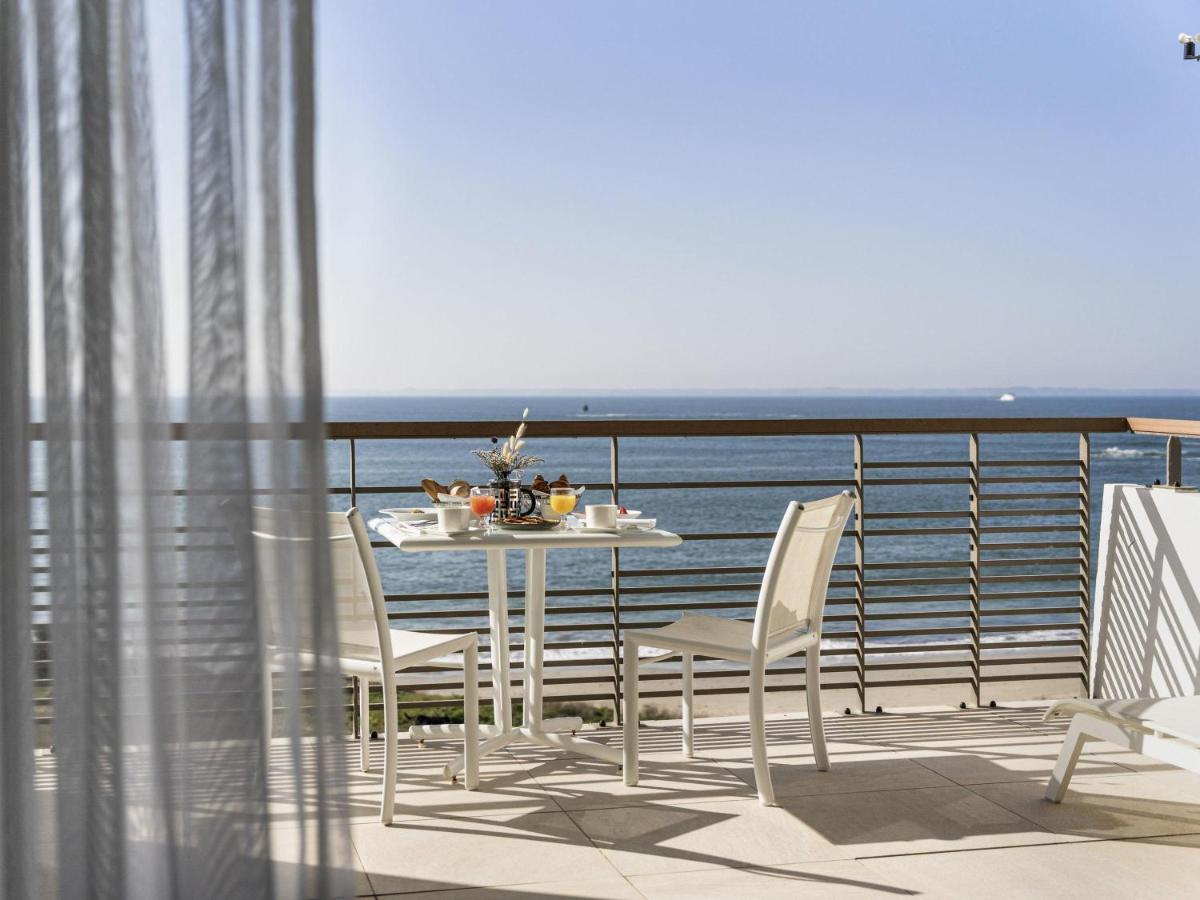 Vue générale sur la mer ou vue sur la mer prise depuis l'hôtel