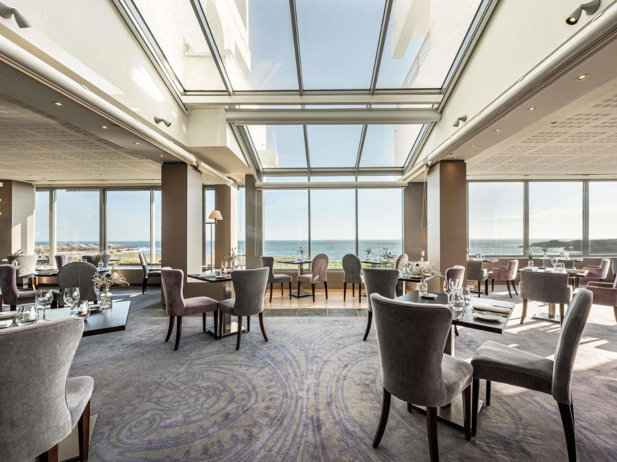 Vue générale sur la mer ou vue sur la mer prise depuis l'hôtel