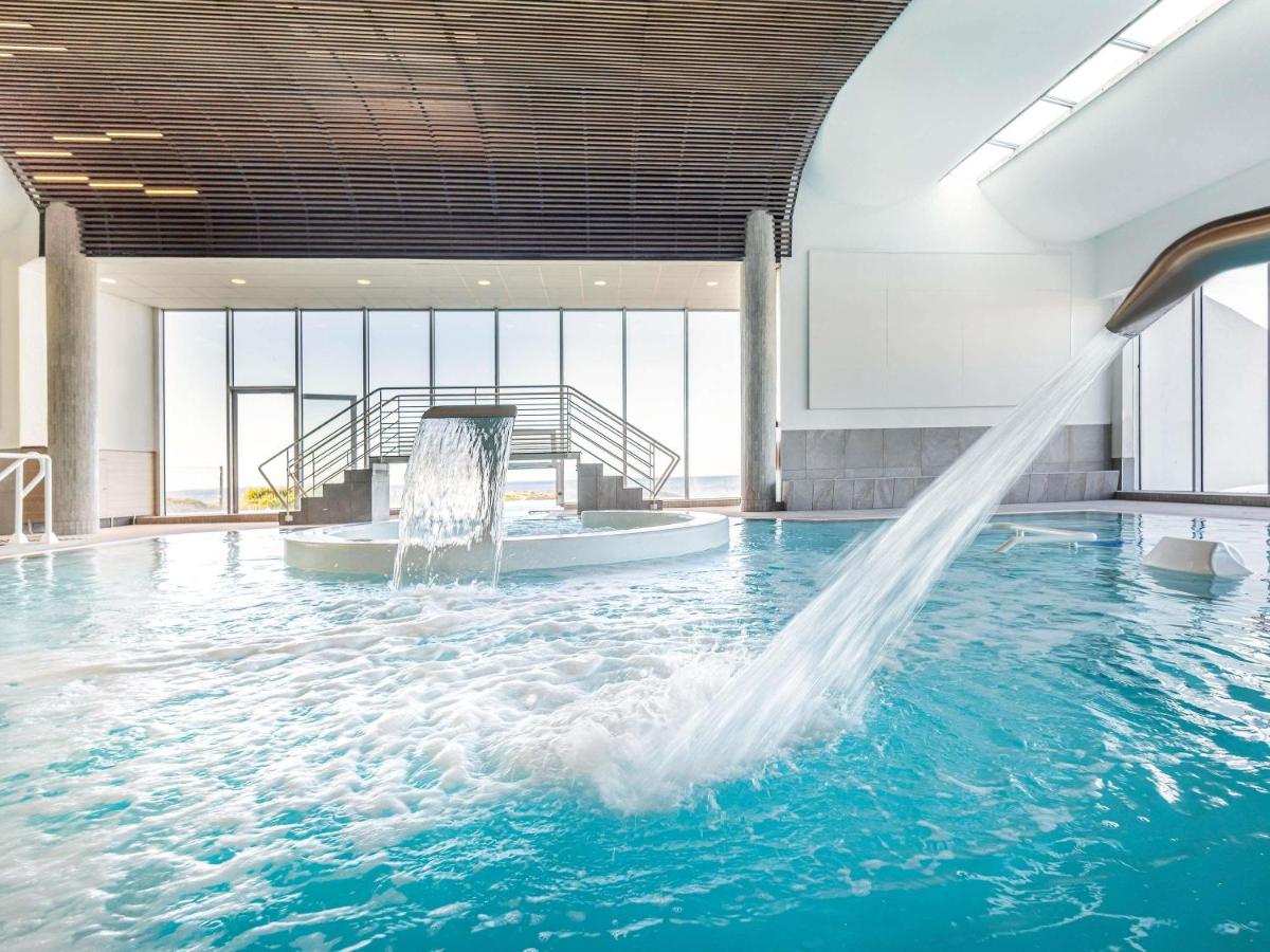 Piscine de l'établissement Sofitel Quiberon Thalassa sea & spa ou située à proximité