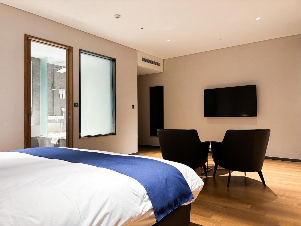Ibis Ambassador Suwon - Housity