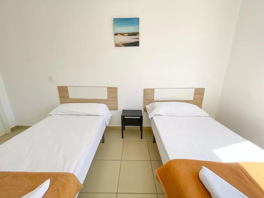 Apartamentos Benicarló Lowcost 3000 - Housity