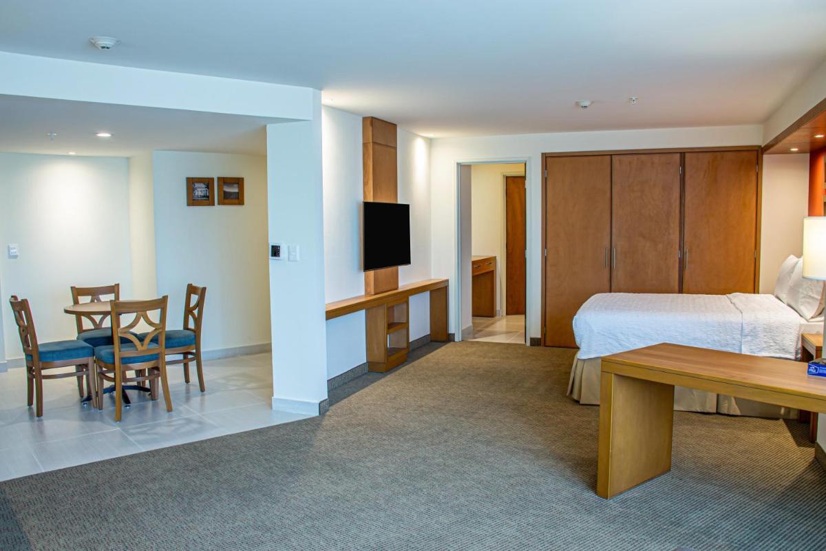 Hampton by Hilton Guadalajara Expo - Hizvo
