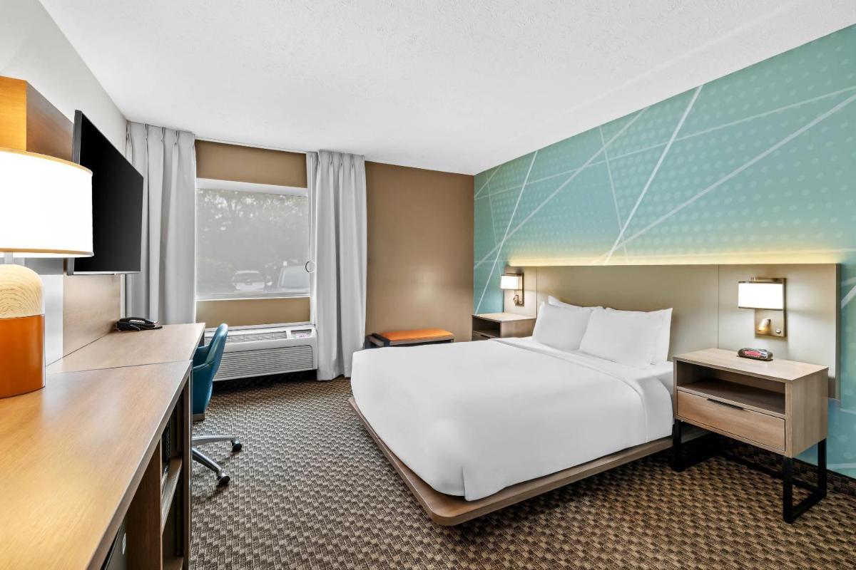 Comfort Inn Traverse City - Housity