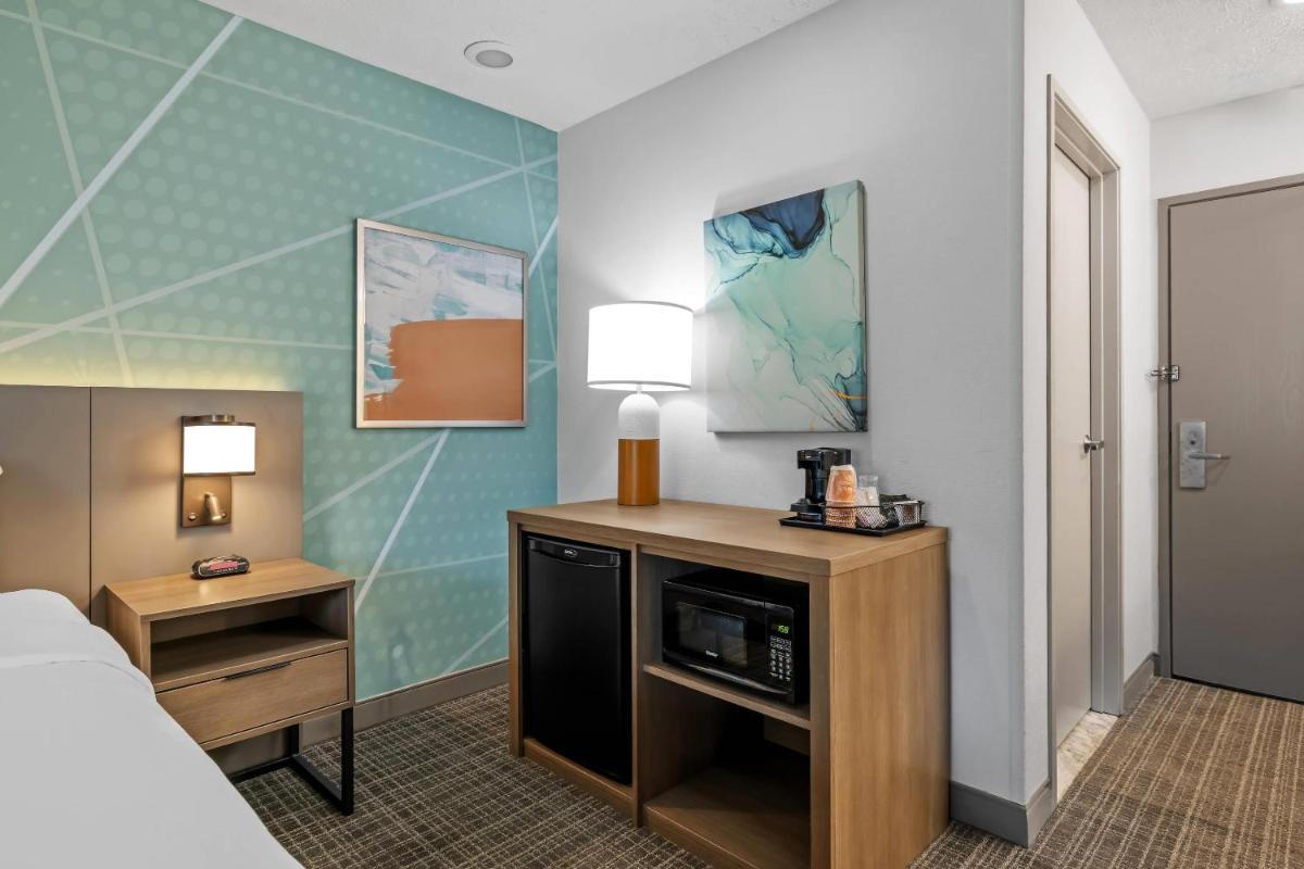 Comfort Inn Traverse City - Housity