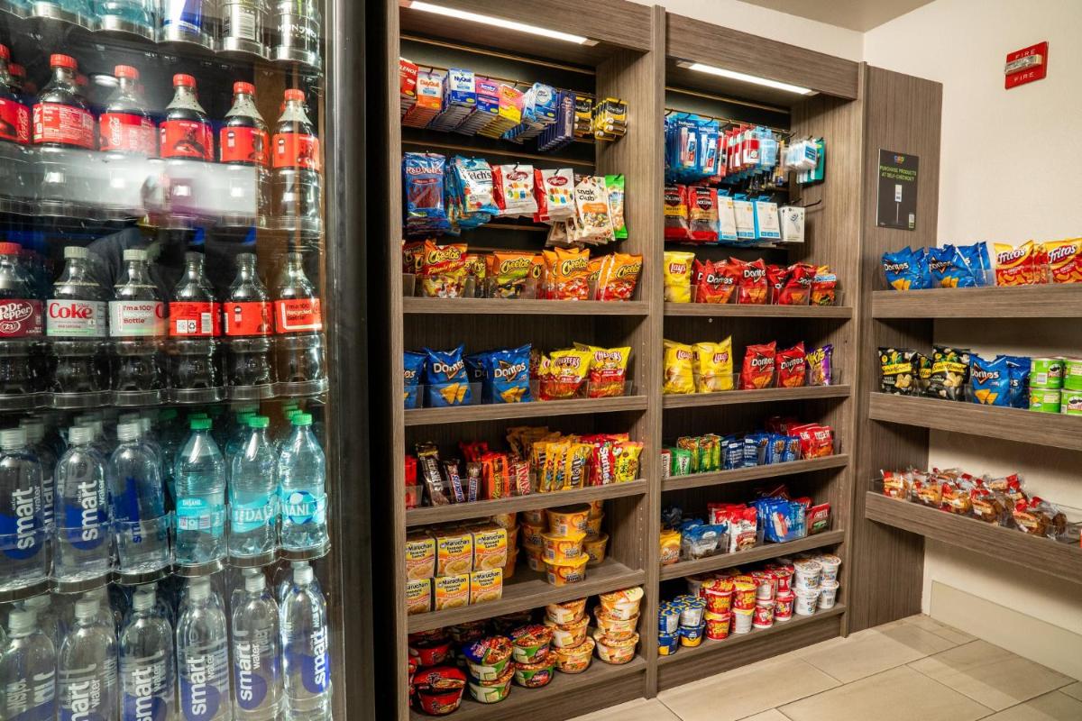 Holiday Inn Express Hotel & Suites Hesperia by IHG - Housity
