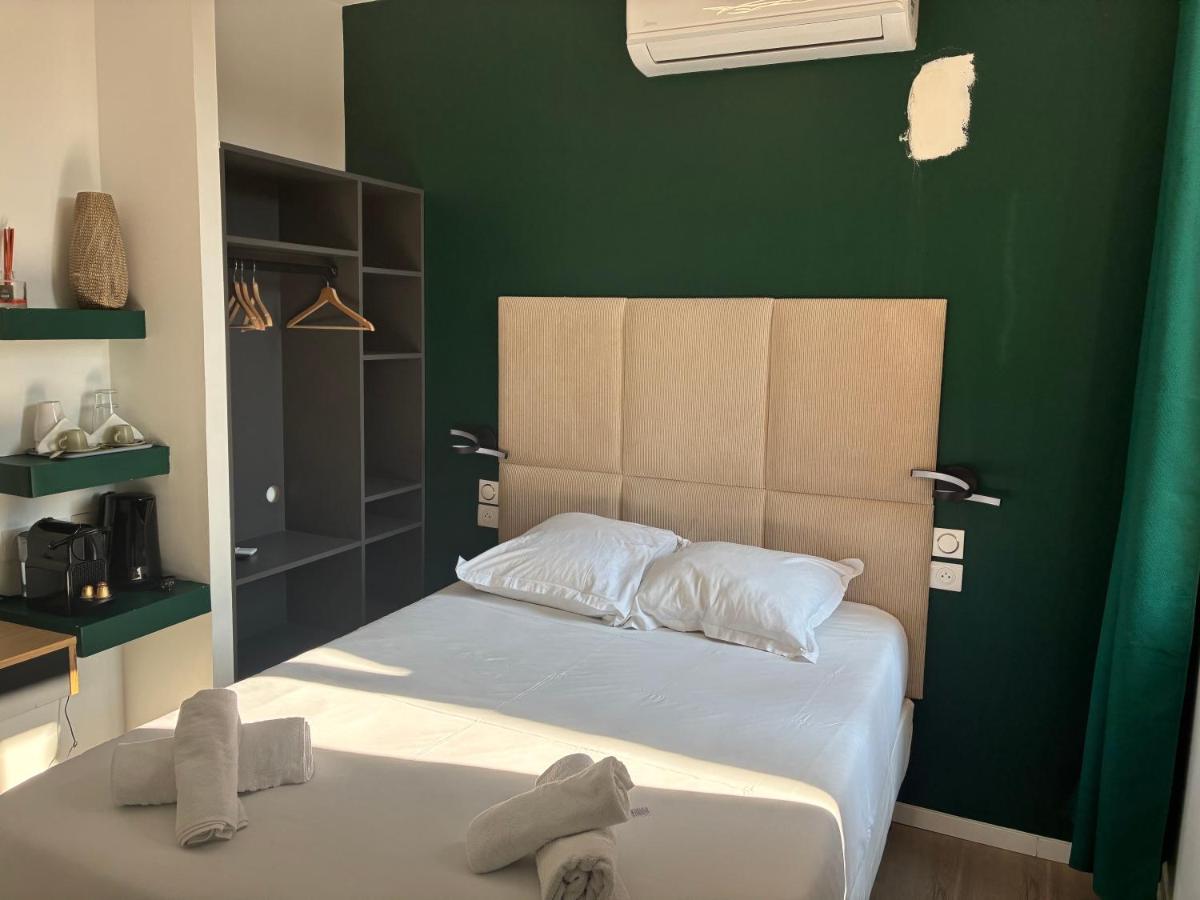 Hotel du Pharo - Housity