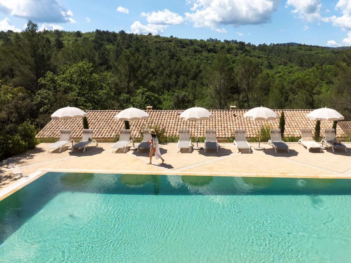 Piscine de l'établissement Mercure Brignoles Golf de Barbaroux & Spa ou située à proximité