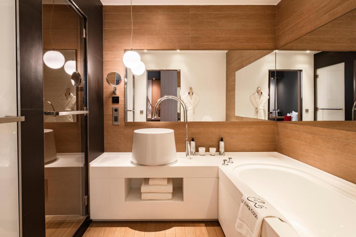 Salle de bains dans l'établissement Le Cinq Codet