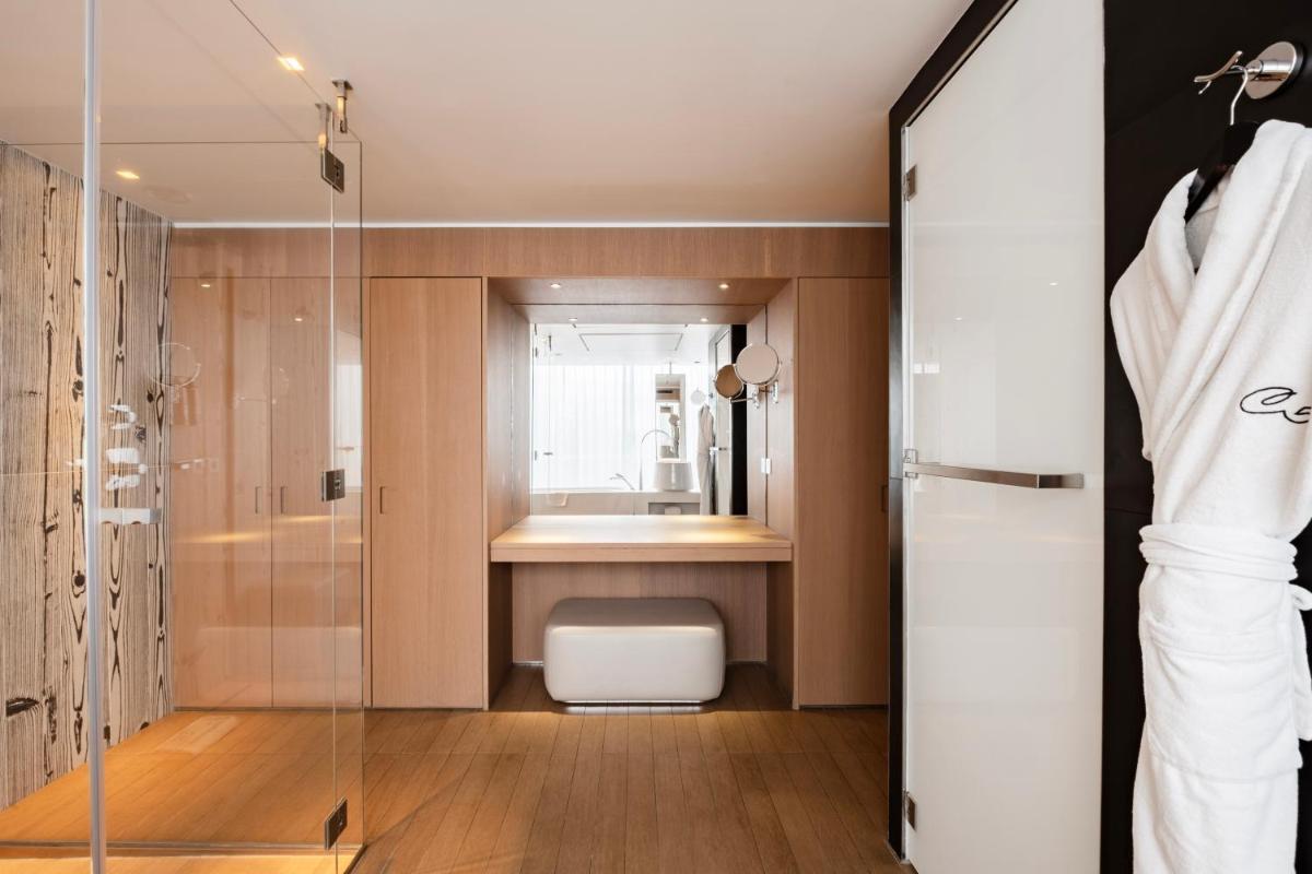 Salle de bains dans l'établissement Le Cinq Codet