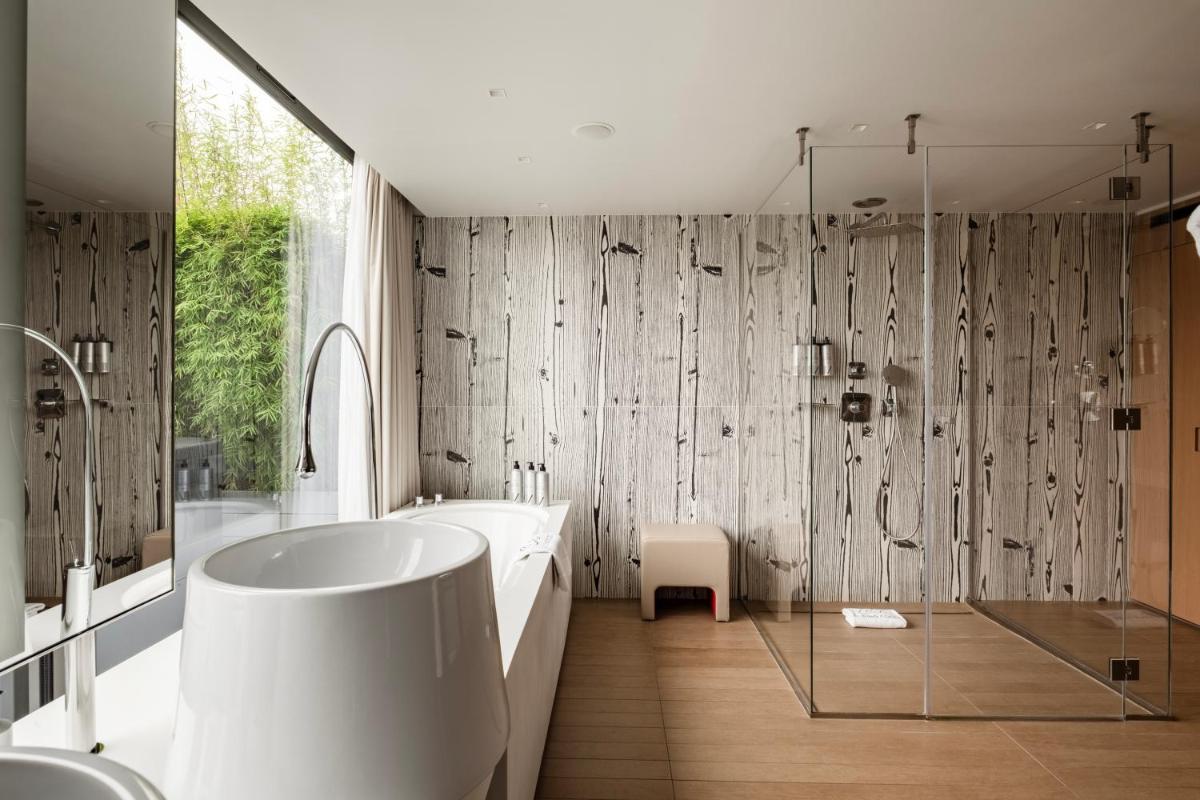 Salle de bains dans l'établissement Le Cinq Codet