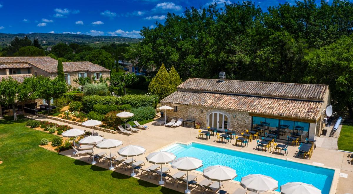 Piscine de l'établissement Mas De La Senancole & Spa ou située à proximité