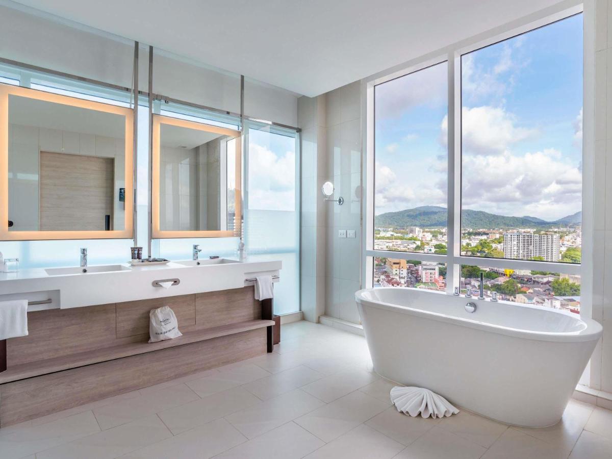 Novotel Phuket City Phokeethra - Housity
