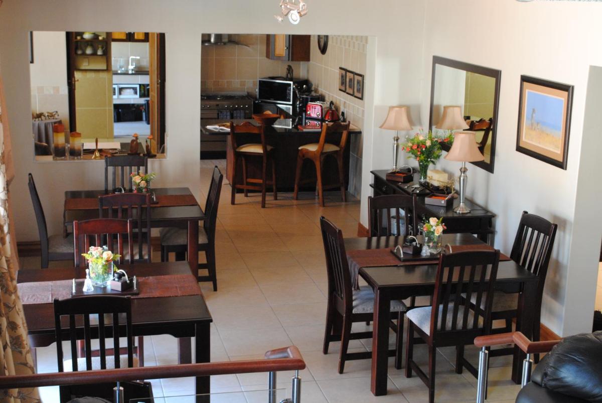 Suitetrails - 125 on Van Buuren Road Guest House