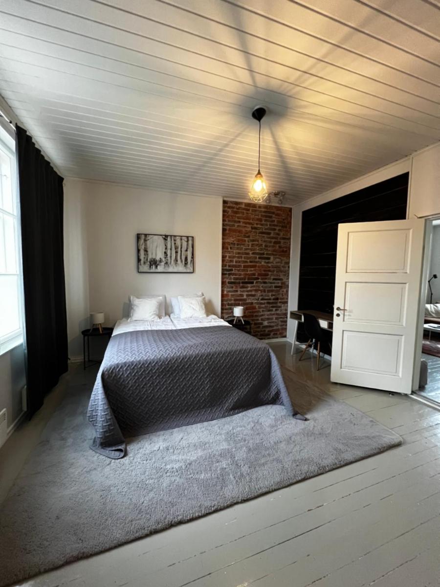 Premium-style apartment with real Finnish wood sauna, parking space two cars & WIFI - Housity