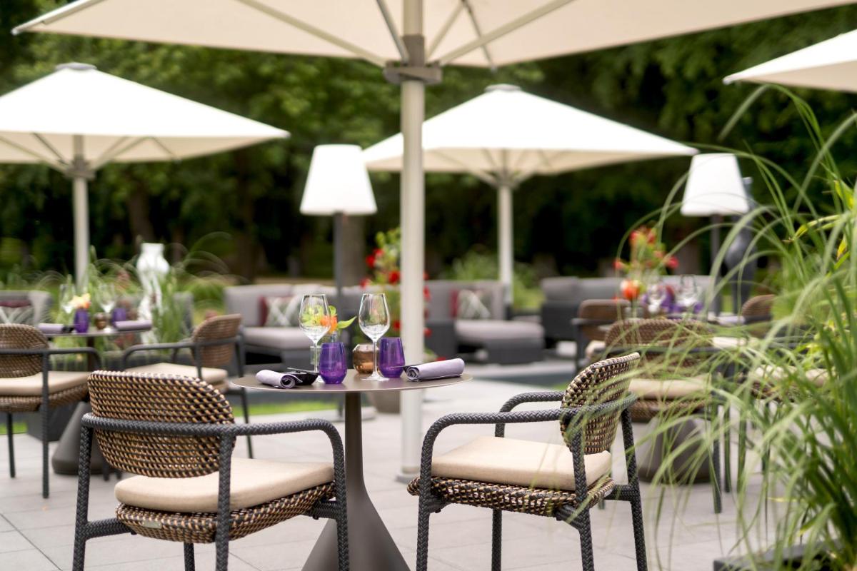 Ein Garten an der Unterkunft Weissenhaus Private Nature Luxury Resort
