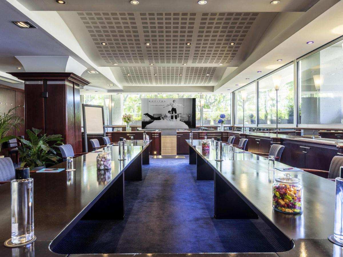 Espace de conférence ou salle de réunion dans l'établissement Sofitel Lyon Bellecour