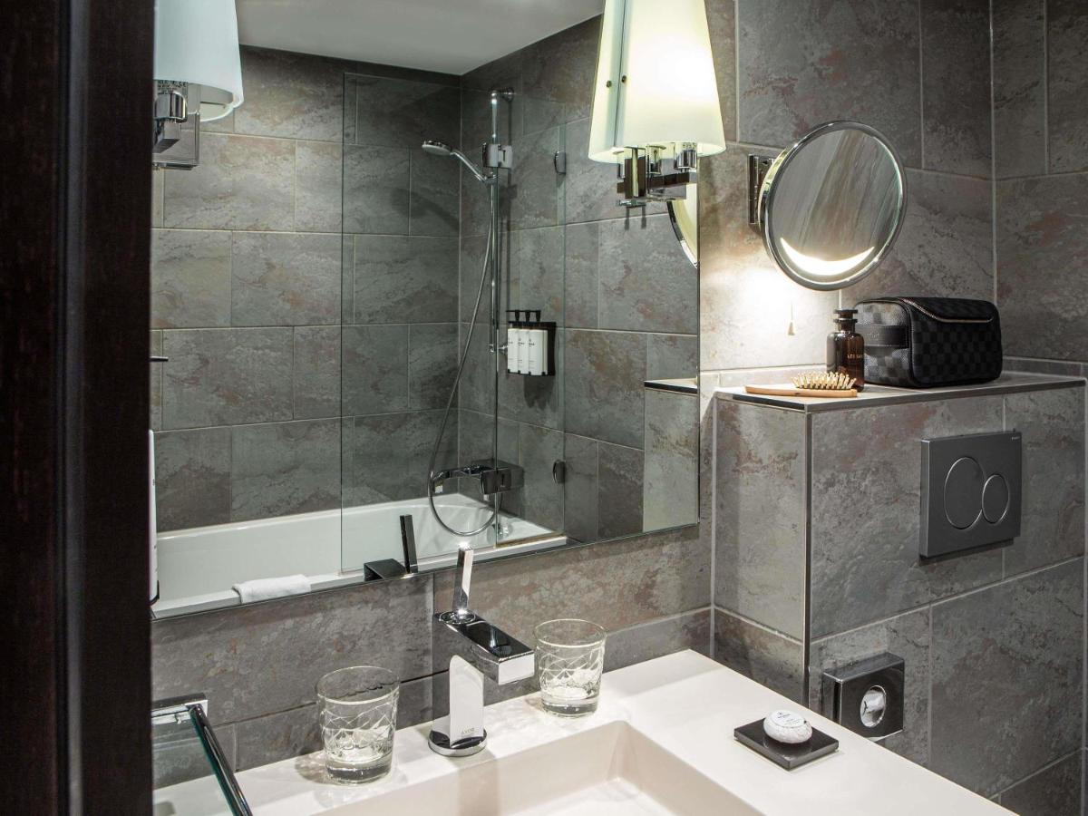 Salle de bains dans l'établissement Sofitel Strasbourg Grande Ile