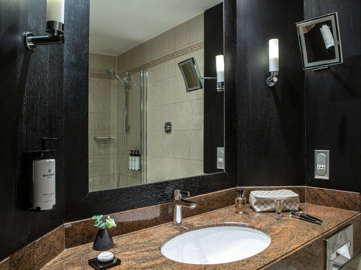 Salle de bains dans l'établissement Sofitel Strasbourg Grande Ile