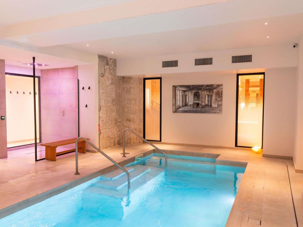Piscine de l'établissement Hotel Mercure Parc du Coudray - Barbizon ou située à proximité